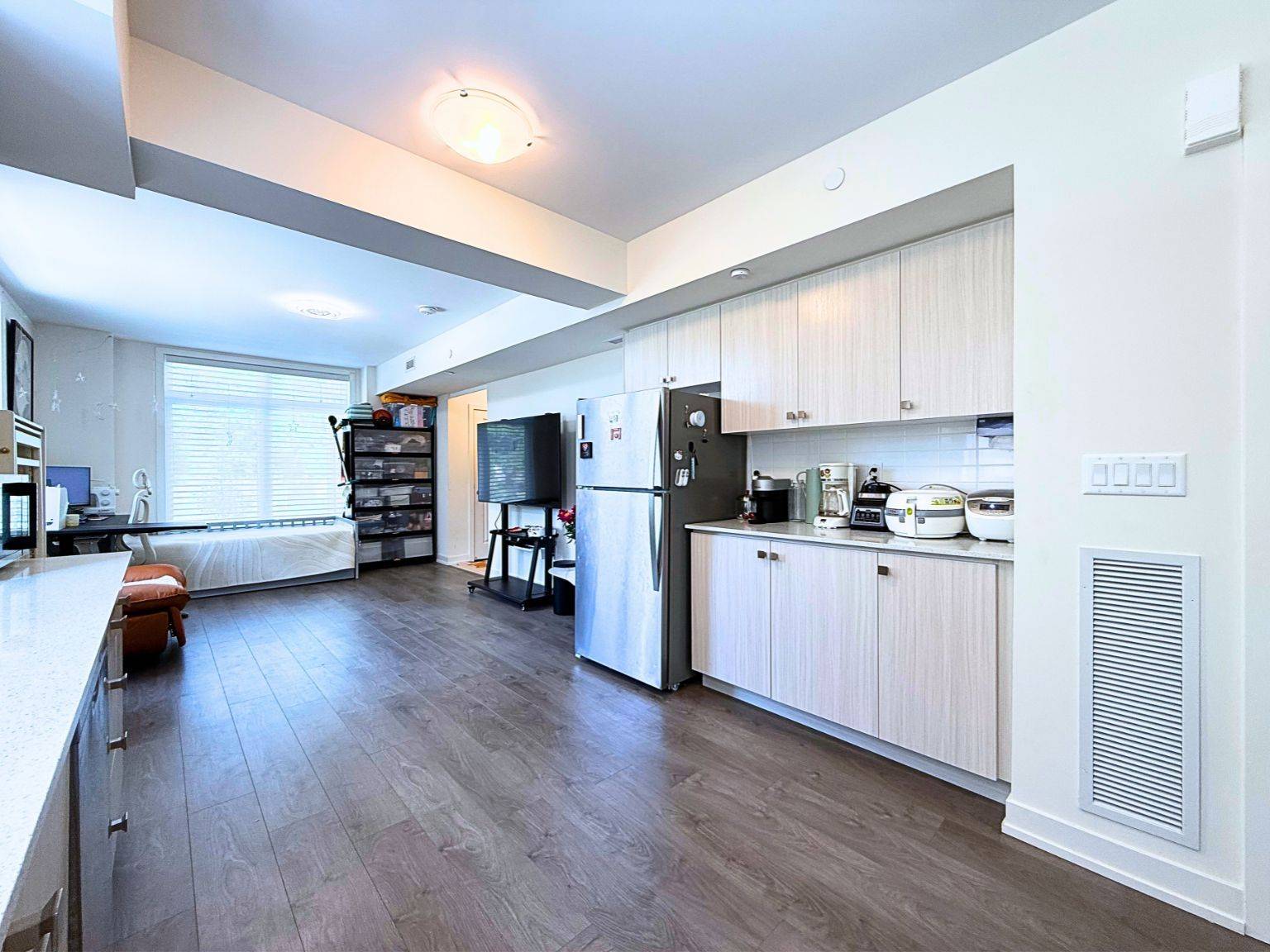 Richmond Hill, ON L4C 5W2,58 Elizabeth ST S #2201