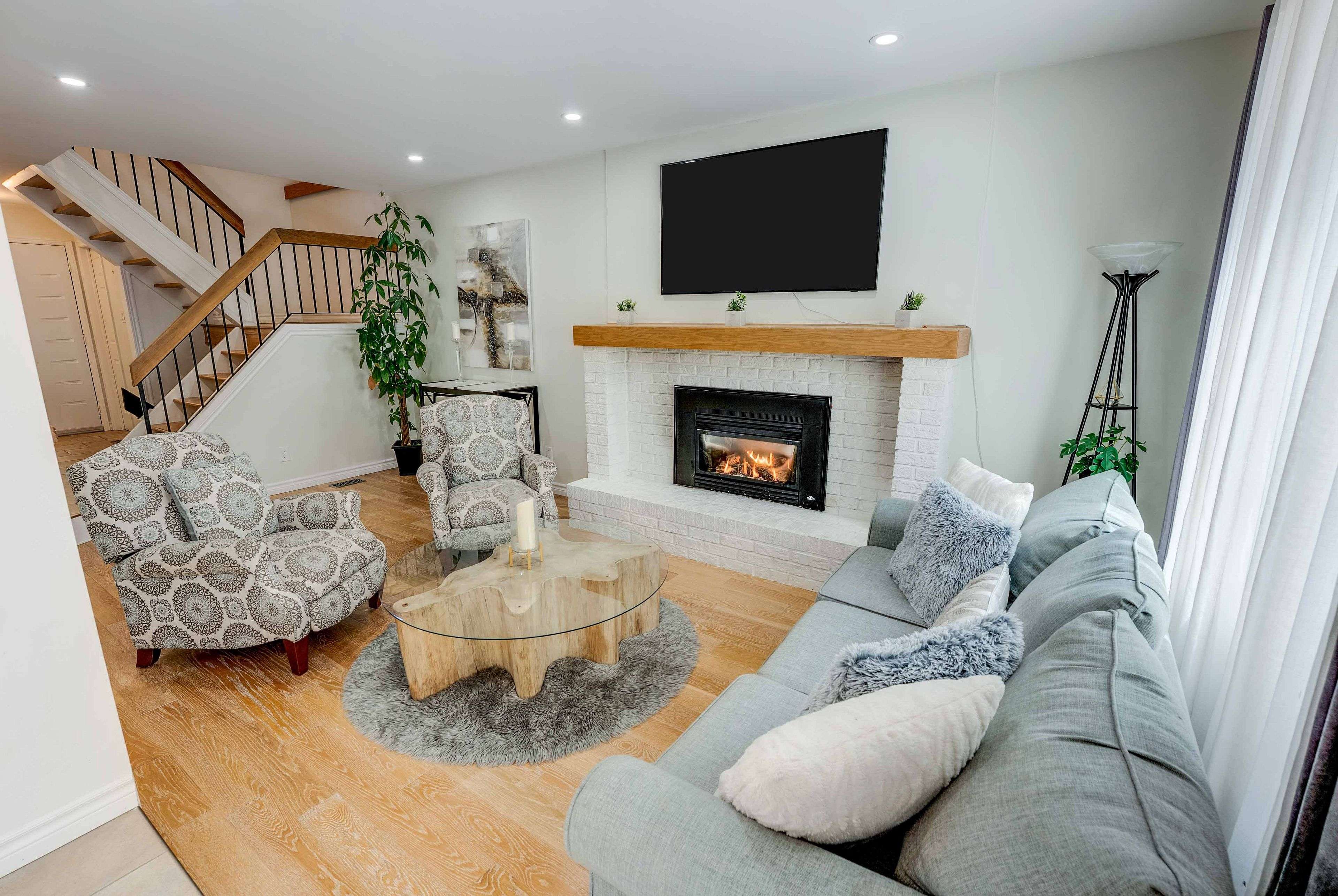 Kitchener, ON N2A 3G2,113 Oneida PL