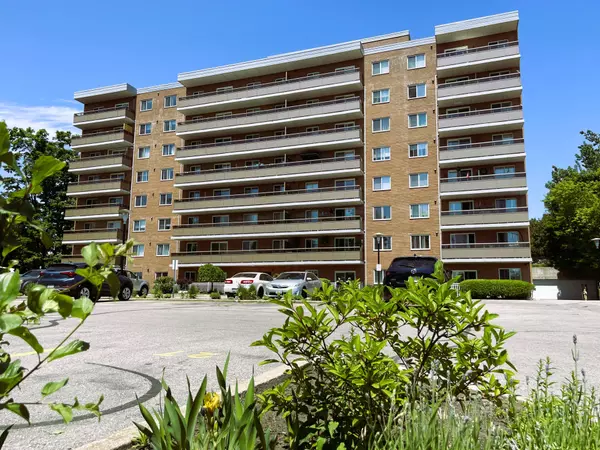 414 Blake ST #702, Barrie, ON L4M 5J7