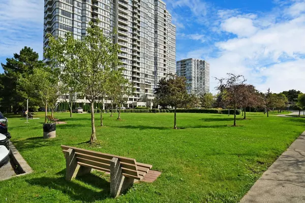 Toronto W10, ON M9V 5G8,3 Rowntree RD #1406