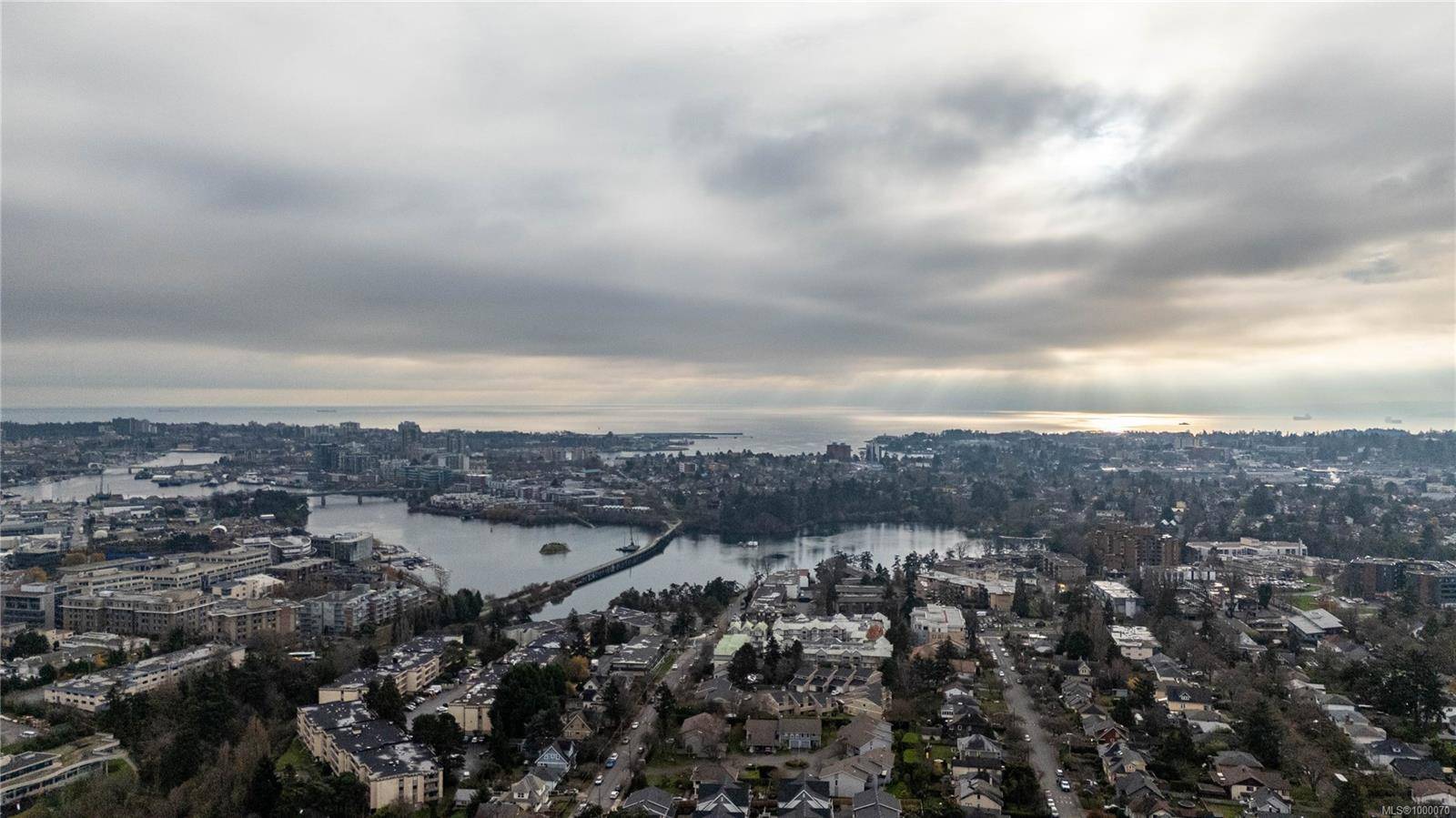 Saanich, BC V9A 1A5,378 Burnside Rd E