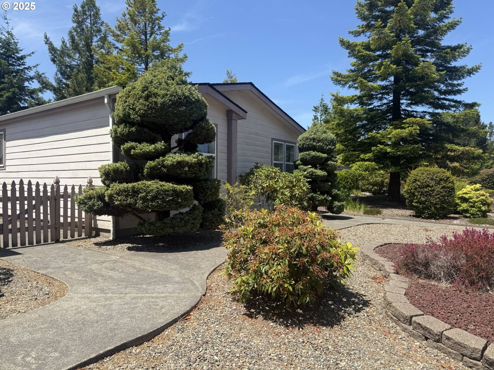 Florence, OR 97439,507 ROBIN LN