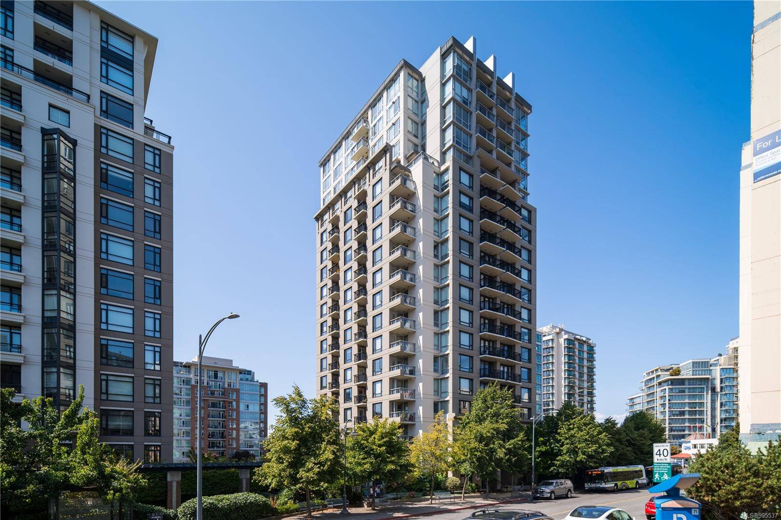 Victoria, BC V8W 4A4,751 Fairfield Rd #603