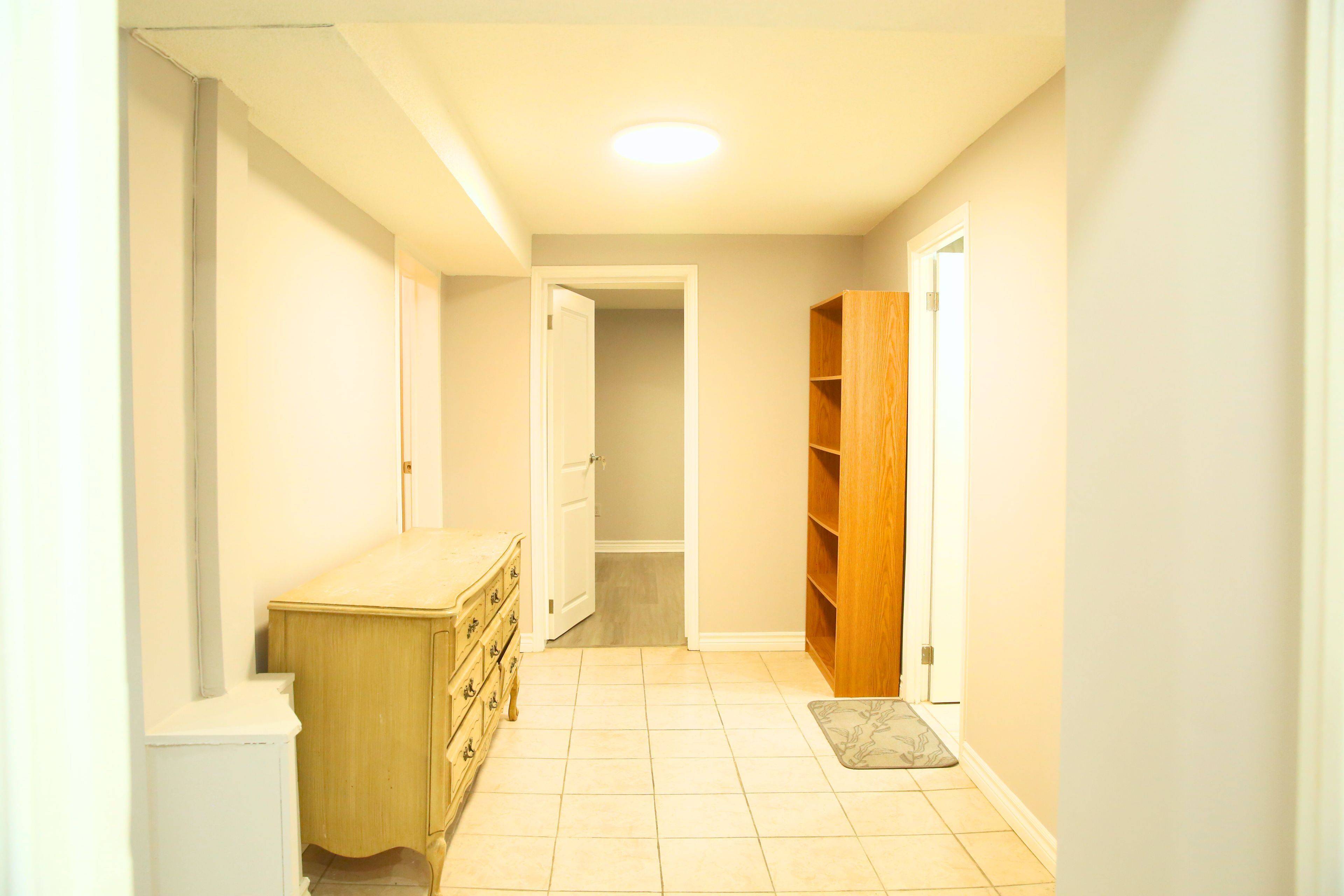 Toronto E11, ON M1B 2N1,5 Braymore BLVD