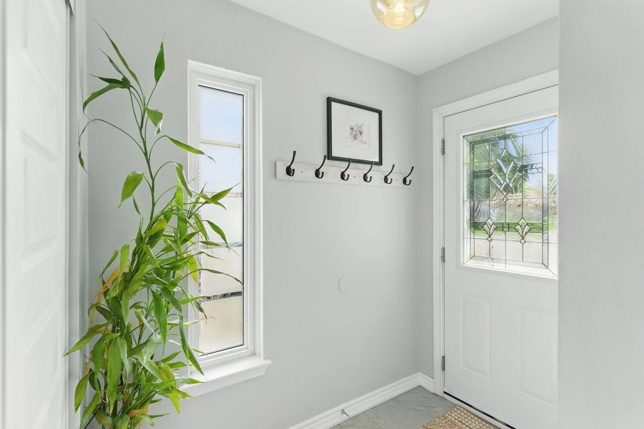 Oshawa, ON L1G 7H6,702 Hillcroft ST