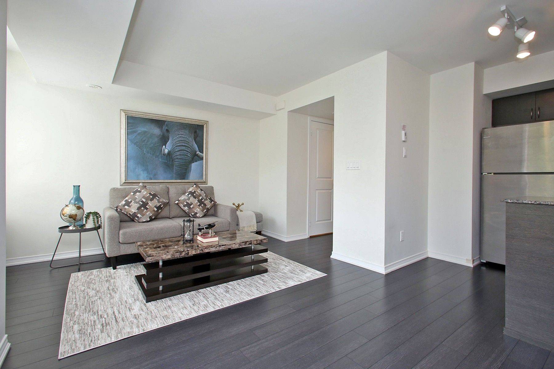 Toronto E11, ON M1B 0C4,90 Orchid PL #304