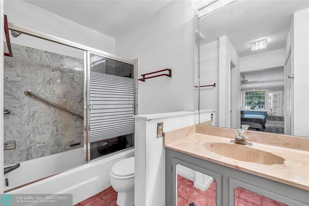 Fort Lauderdale, FL 33308,6249 Bay Club Dr  #3