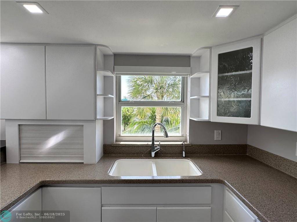Fort Lauderdale, FL 33304,112 N Birch Rd #403