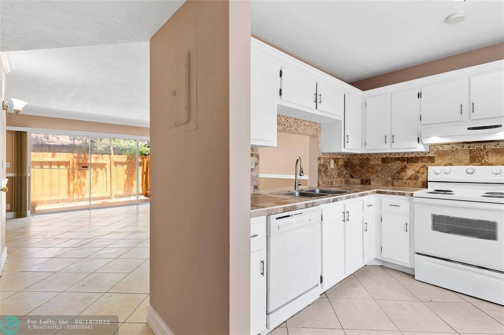 Pompano Beach, FL 33064,3200 NW 5th Ter #14
