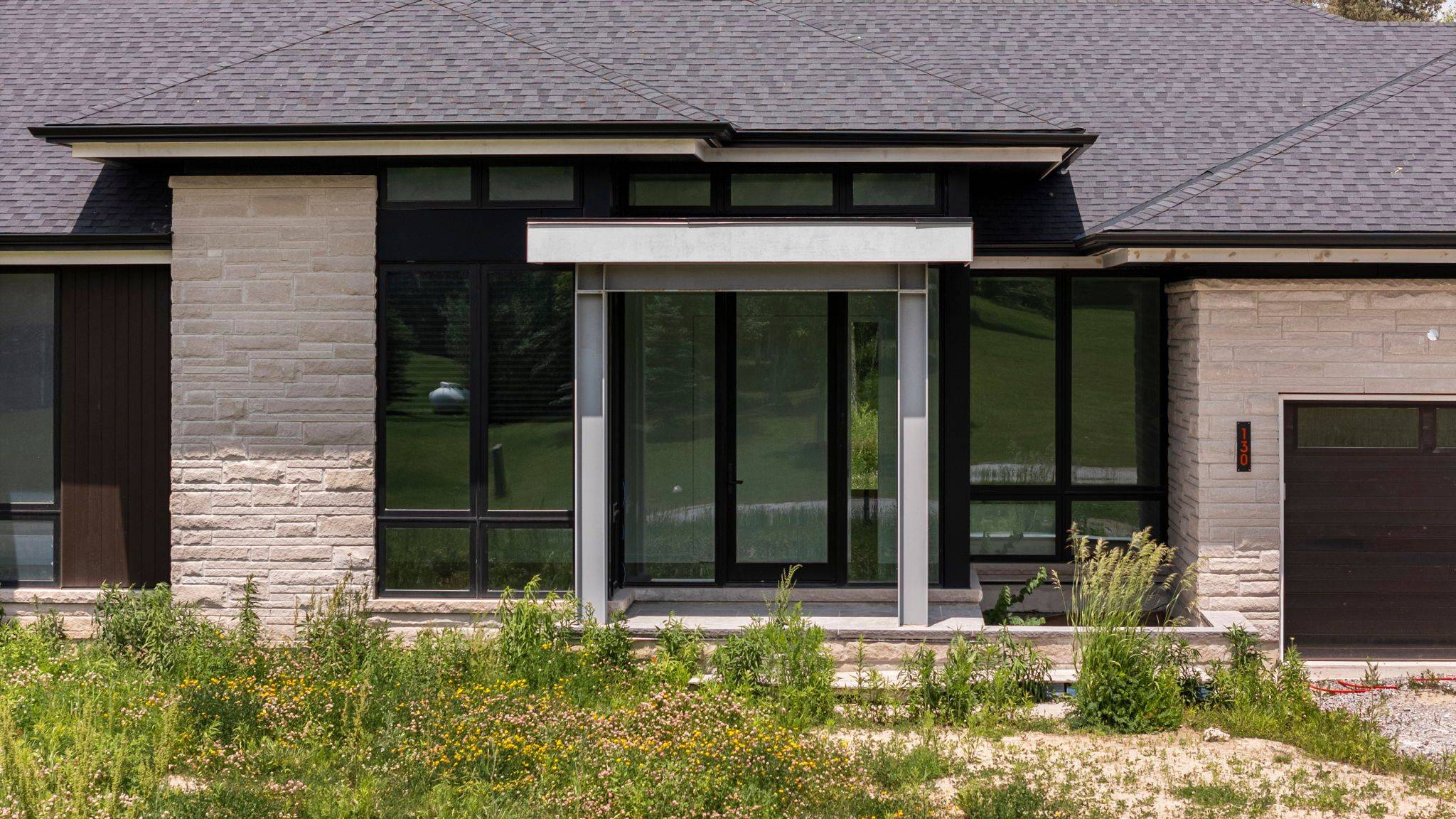 Bradford West Gwillimbury, ON L0L 1L0,130 Dale CRES