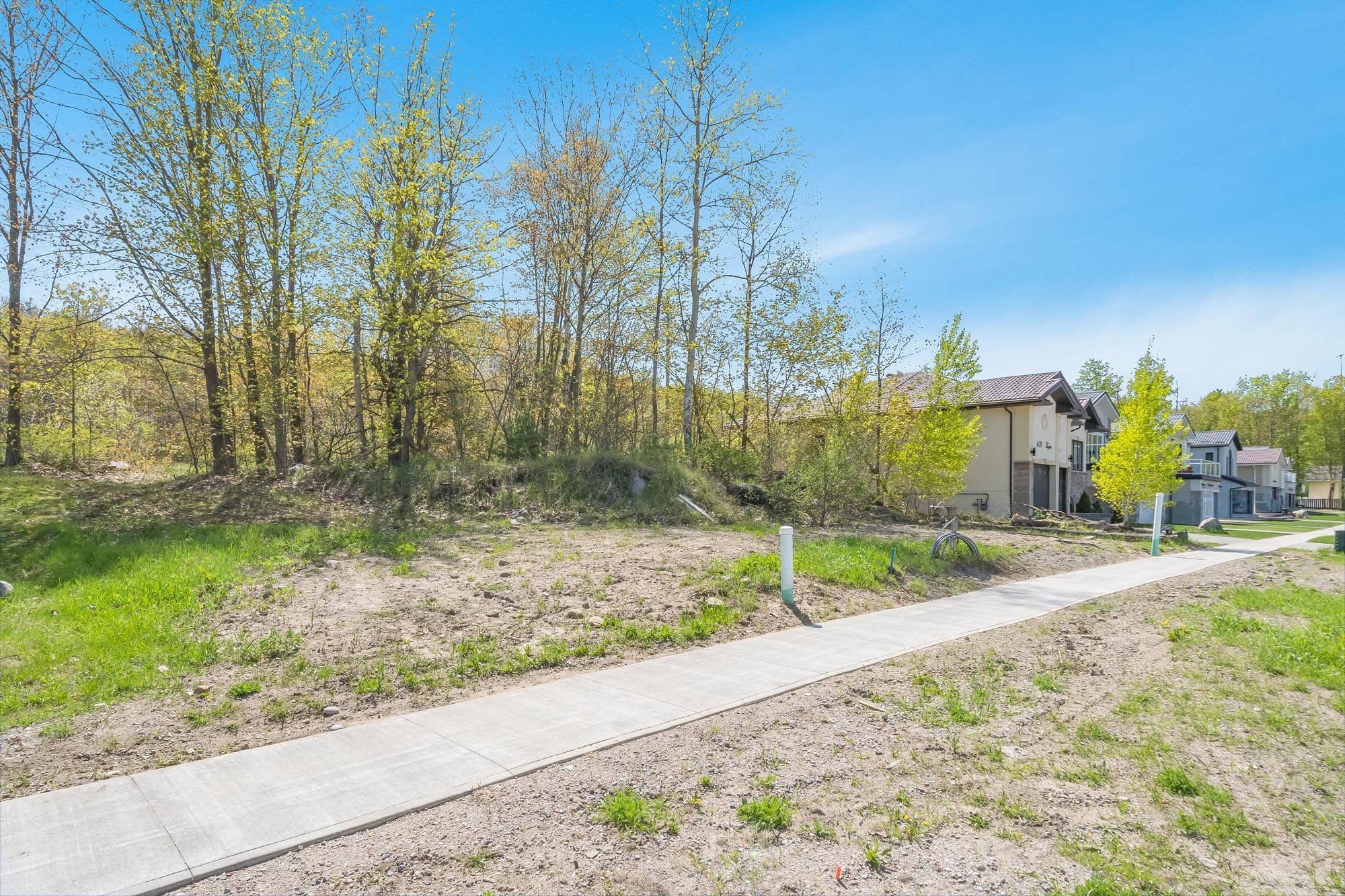 Midland, ON L4R 0E2,614 Taylor DR