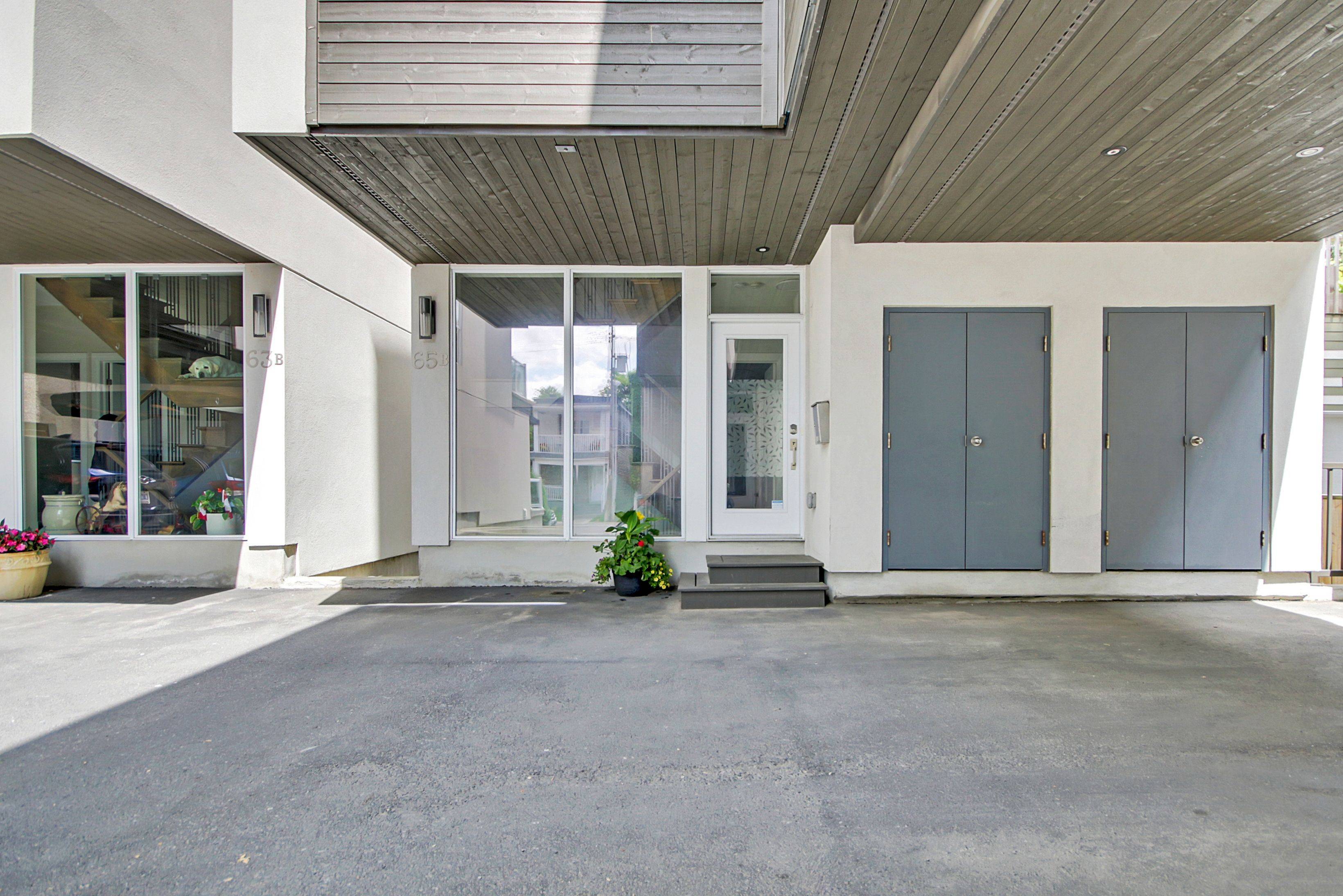 West Centre Town, ON K1Y 1T5,65B Pinhey ST