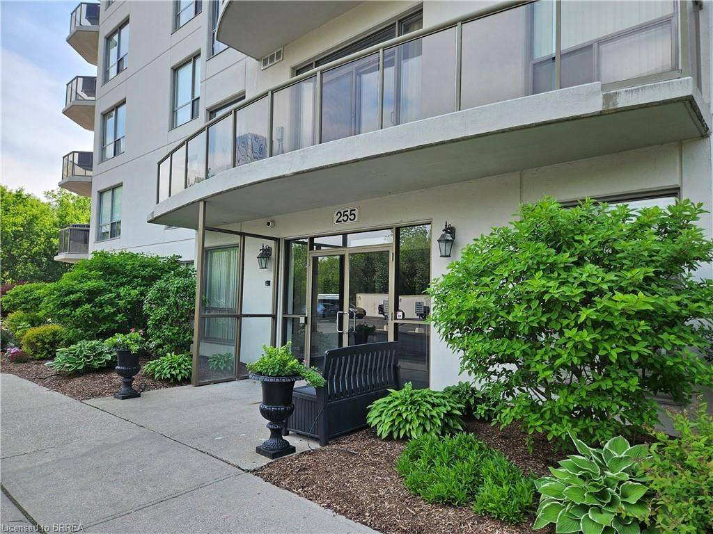Waterloo, ON N2L 6N6,255 Keats WAY #104