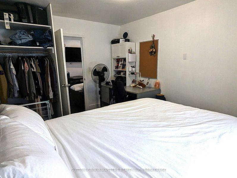 Kingston, ON K7L 3S9,279 Frontenac ST
