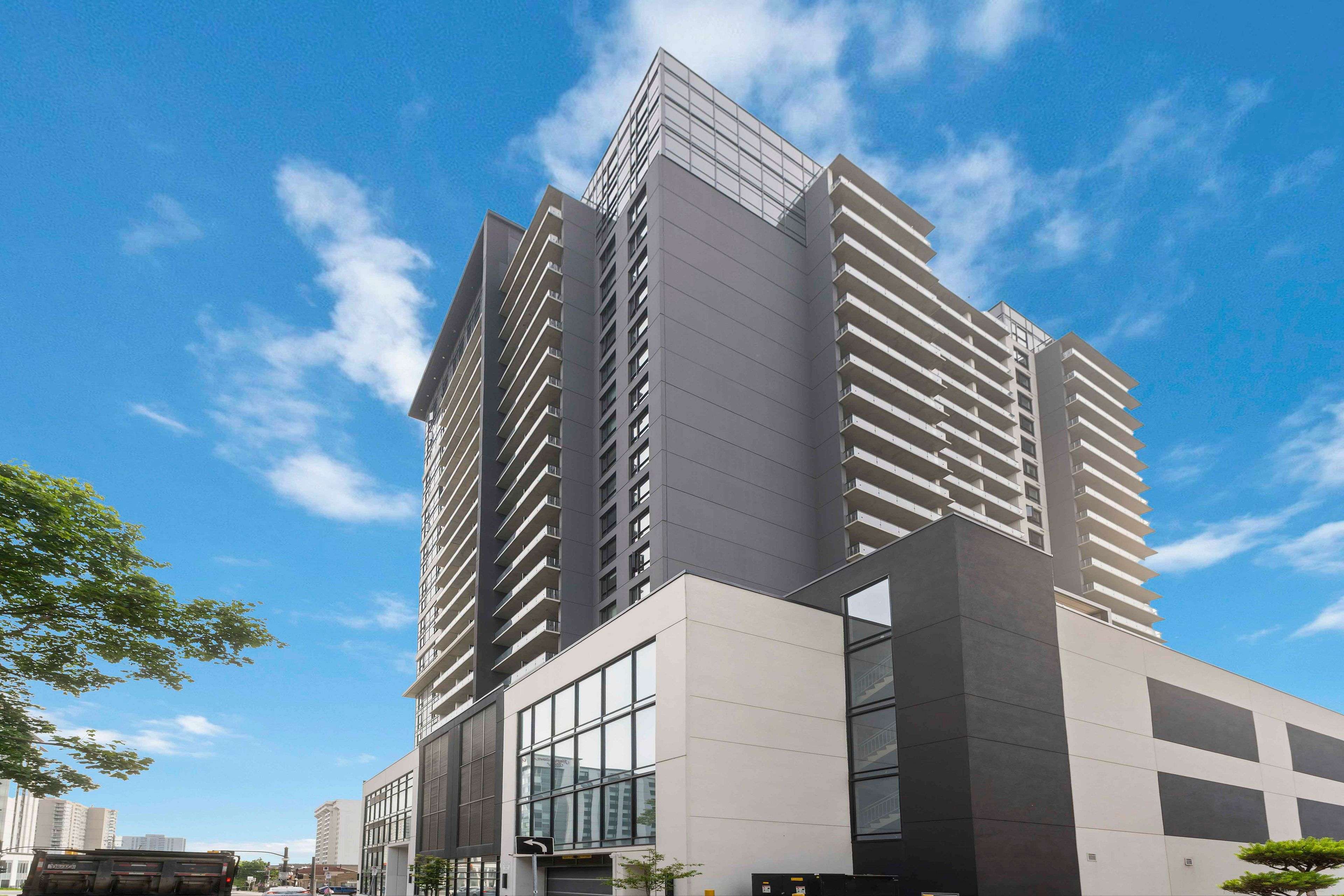 15 Queen ST S #1709, Hamilton, ON L8P 0C6
