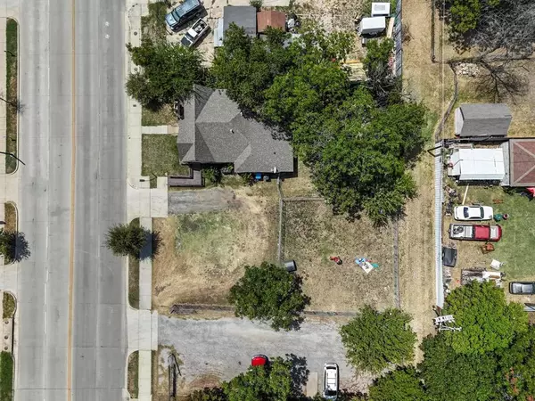 Fort Worth, TX 76105,2813 E Rosedale Street