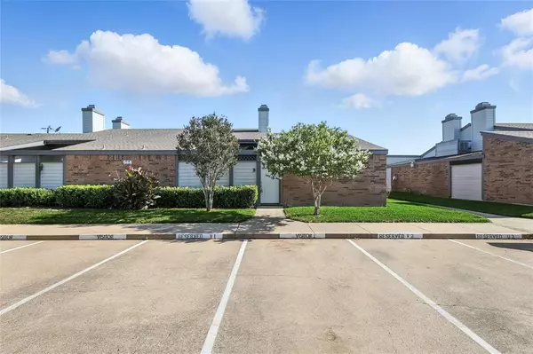 Hurst, TX 76053,644 Bellaire Drive #B
