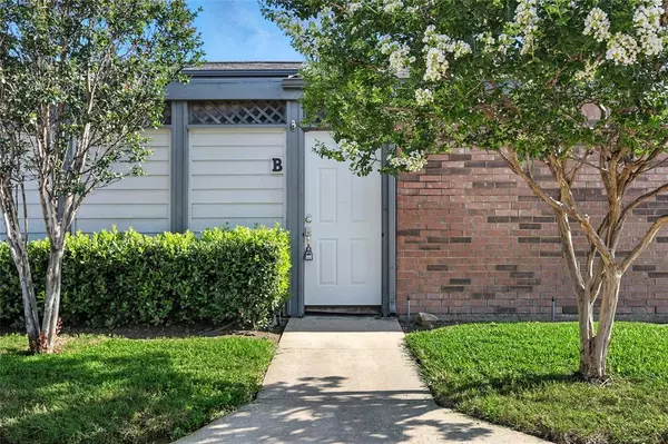 Hurst, TX 76053,644 Bellaire Drive #B