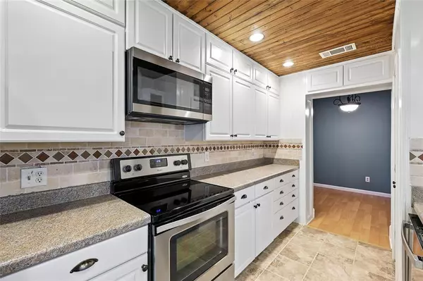Hurst, TX 76053,644 Bellaire Drive #B