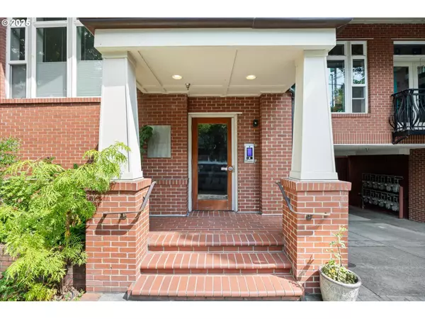 Portland, OR 97210,2537 NW THURMAN ST #101
