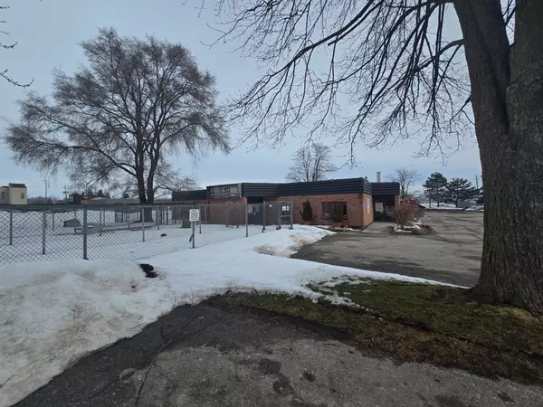 London East, ON N5V 3K5,624 Clarke RD