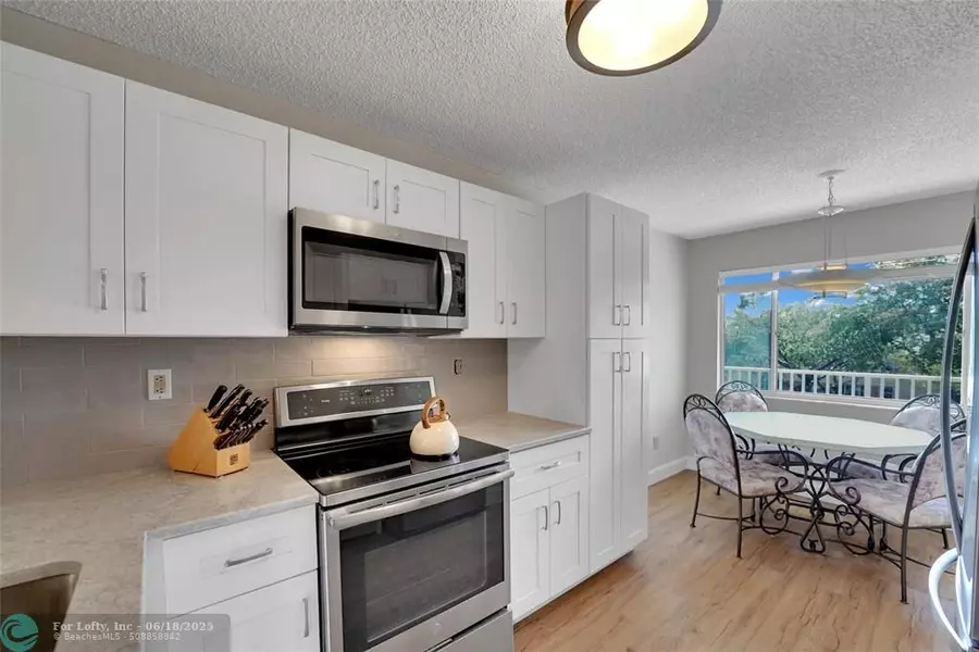 7220 S Devon Dr #302, Fort Lauderdale, FL 33321