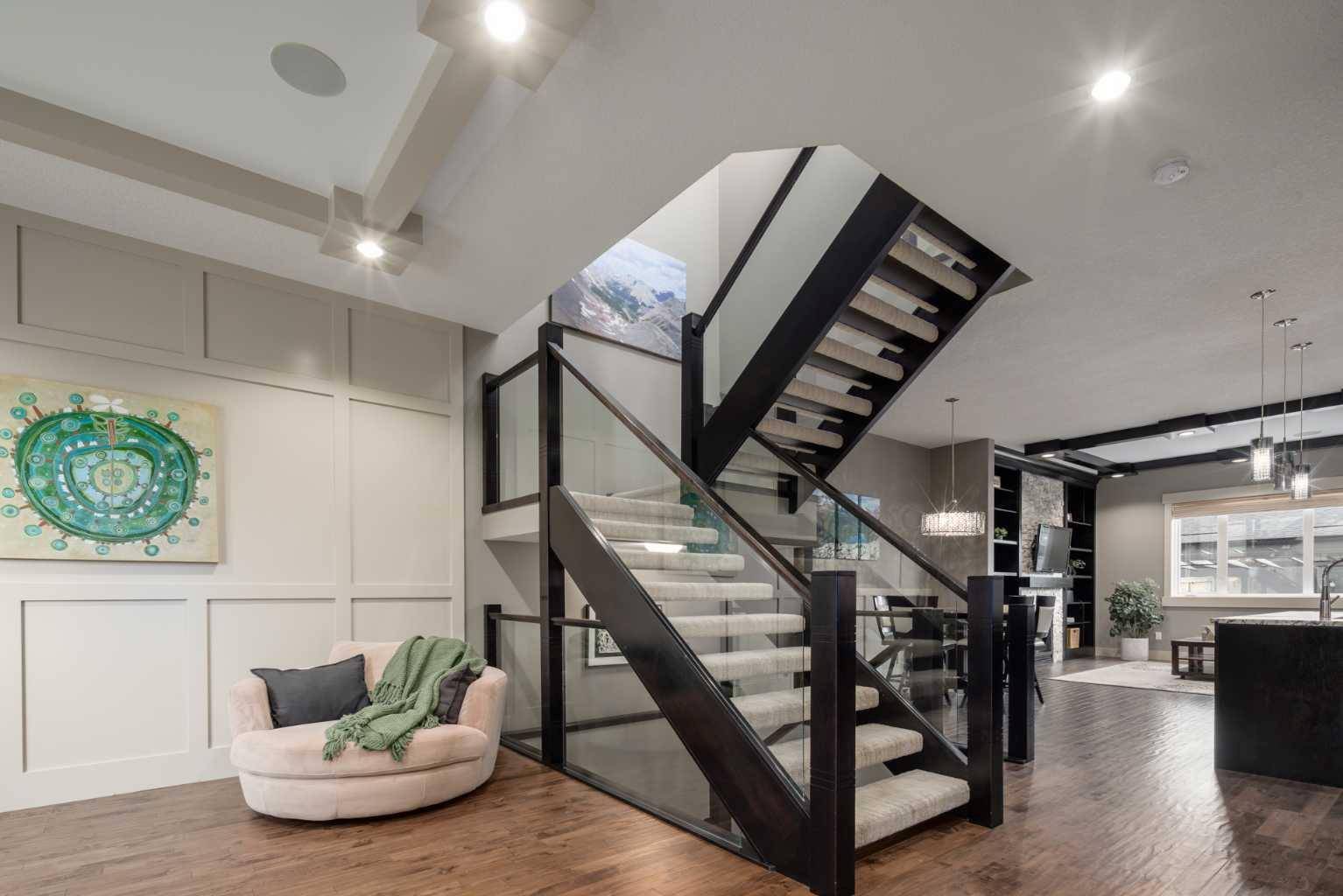 465 22 AVE NW,  Calgary,  AB T2M 1N4