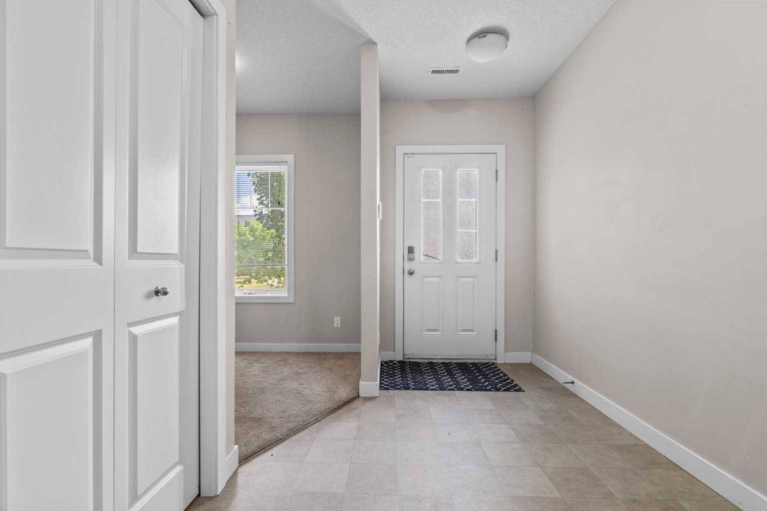 Chestermere, AB T1X 0P6,300 Marina DR #64