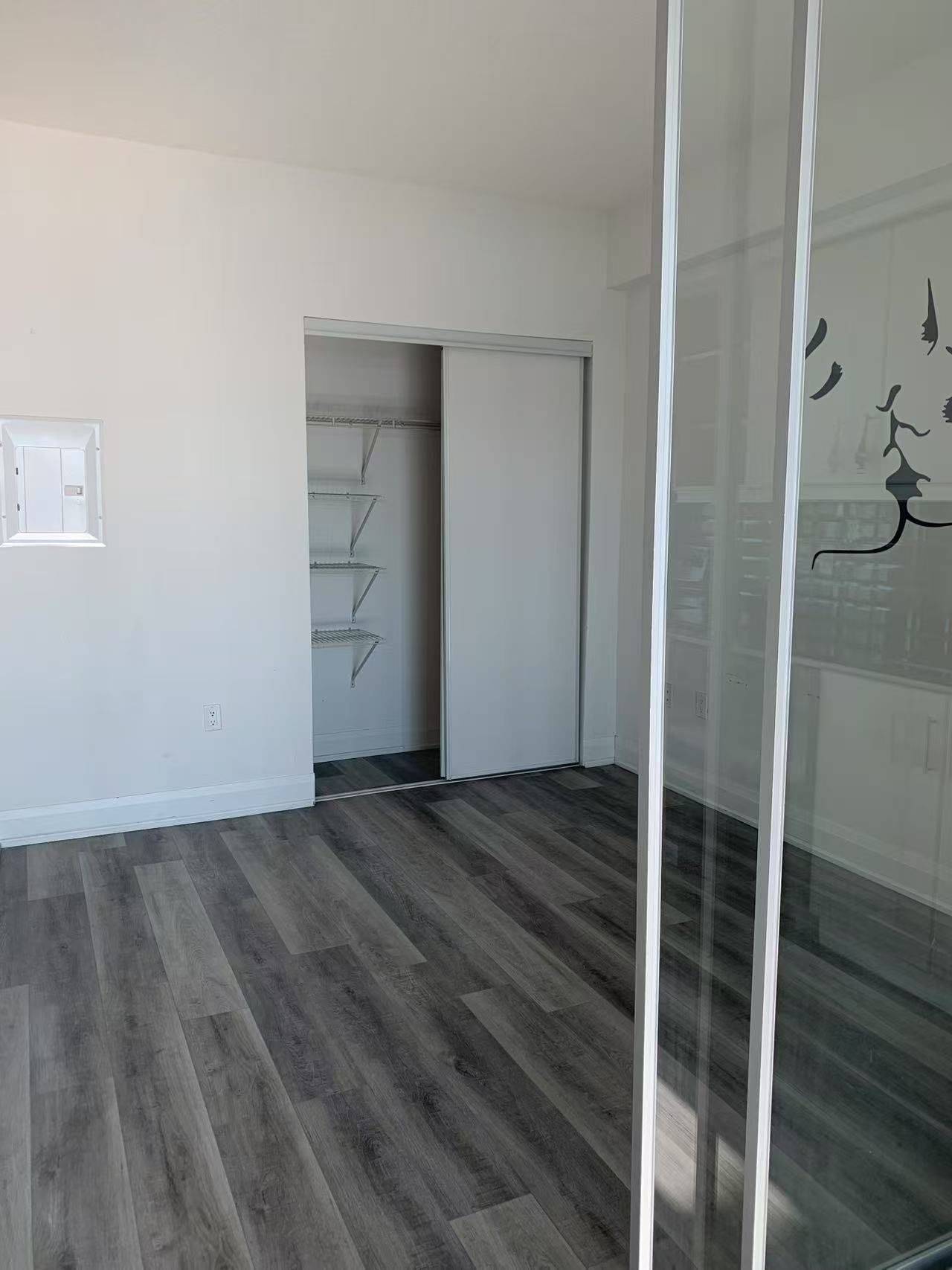 Toronto C11, ON M4G 2G6,160 Vanderhoof AVE #208