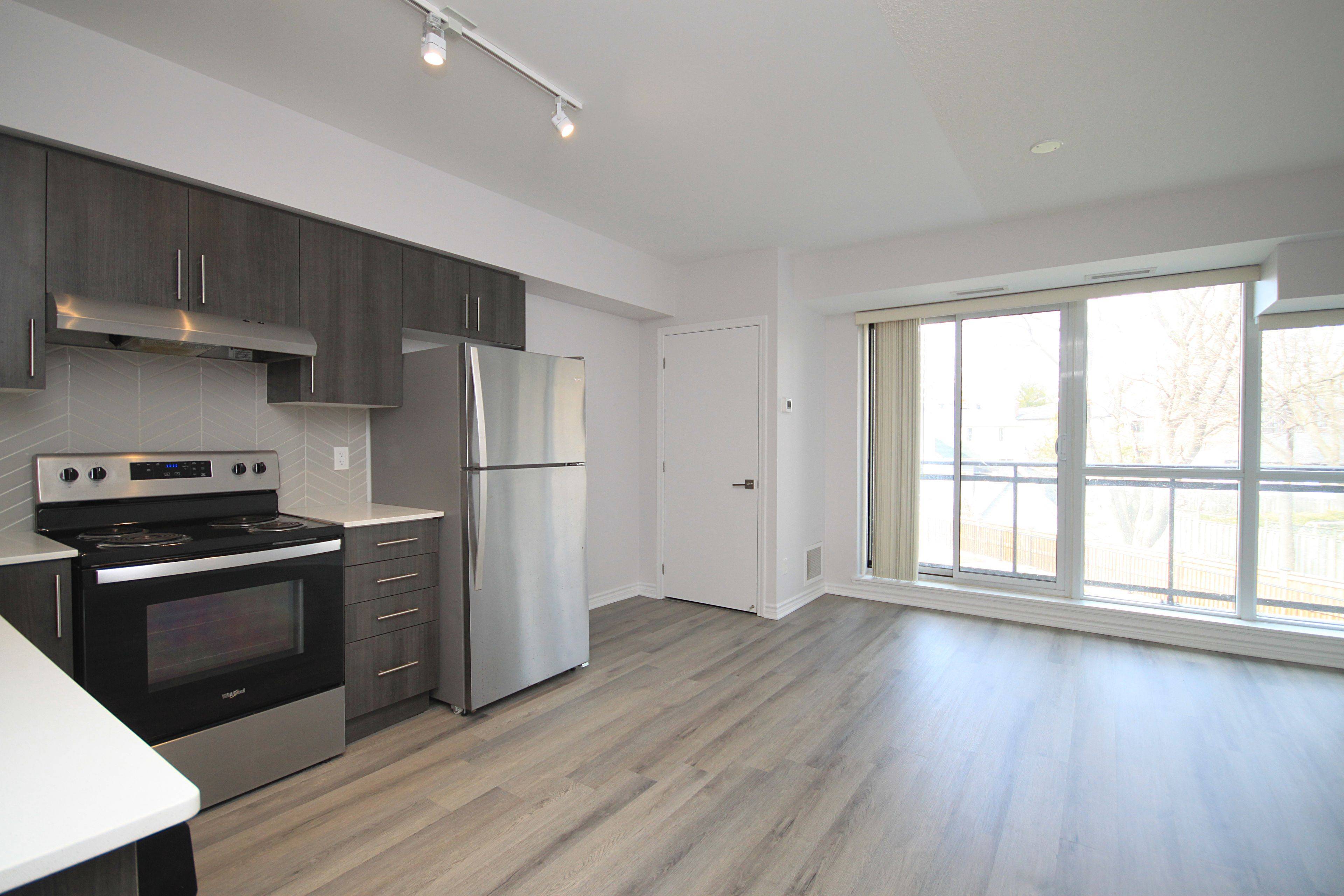 Toronto E10, ON M1E 3B6,1 Falaise RD #212
