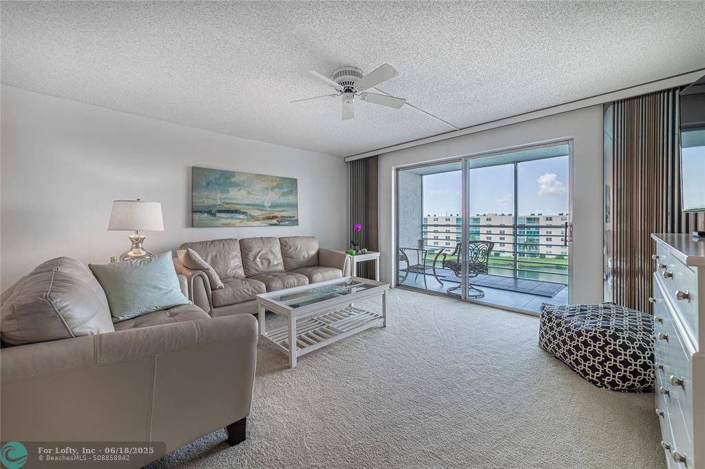 Dania Beach, FL 33004,111 SE 3rd Ave  #606