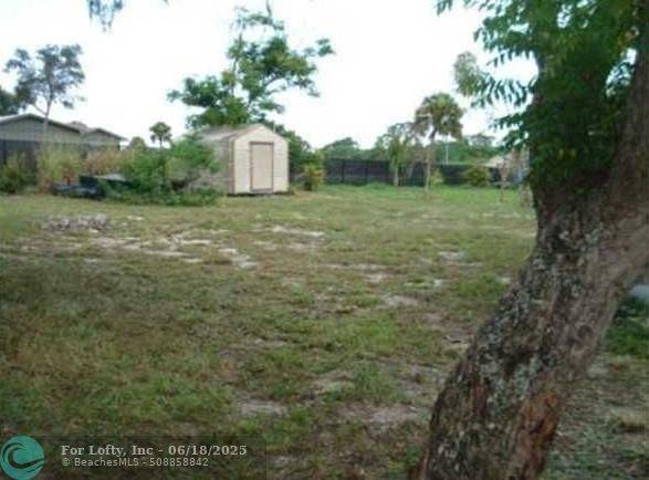 Vero Beach, FL 32962,330 8th Ct