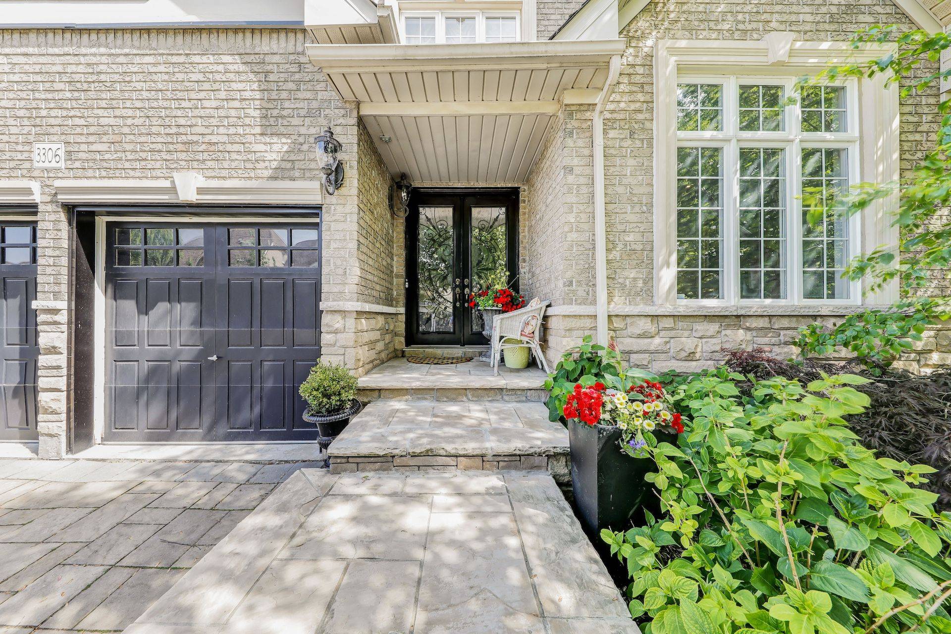 Oakville, ON L6L 6W5,3306 Fox Run CIR