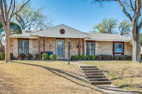 3716 Truesdell Place,  Dallas,  TX 75244