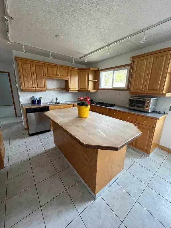 Jasper, AB T0E 1E0,810 Tonquin ST