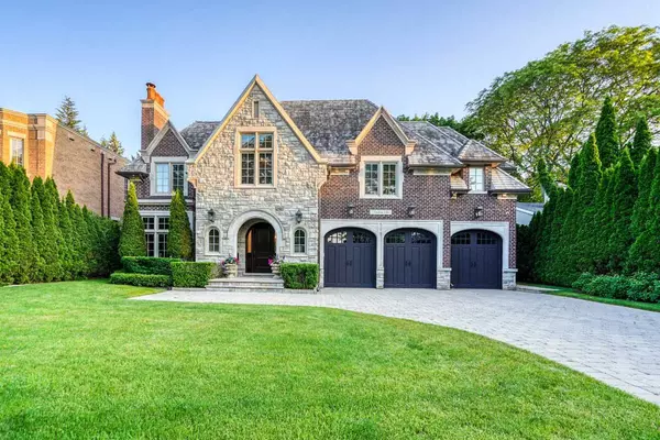 5 Swiftdale PL, Toronto C13, ON M3B 1M3