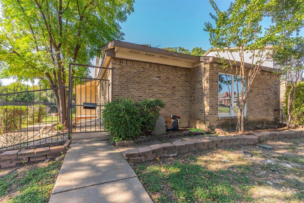 Fort Worth, TX 76116,8721 N Normandale Street