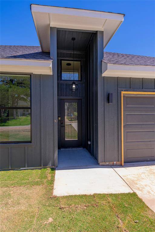 Granbury, TX 76048,2213 Navasota Street