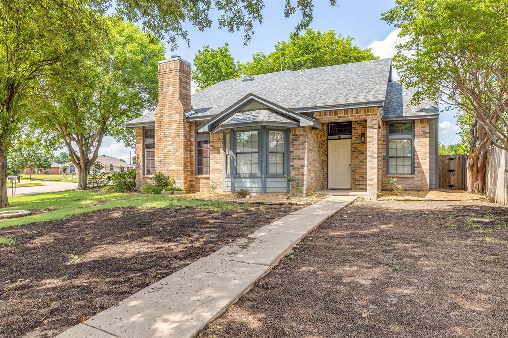 861 Valleybrooke Drive, Arlington, TX 76001