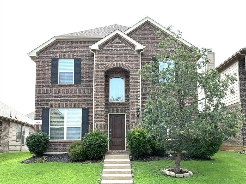 613 Pawnee Street, Aubrey, TX 76227