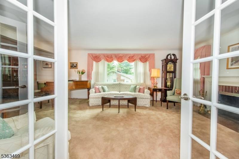 Hanover Twp., NJ 07981,38 Longview Dr