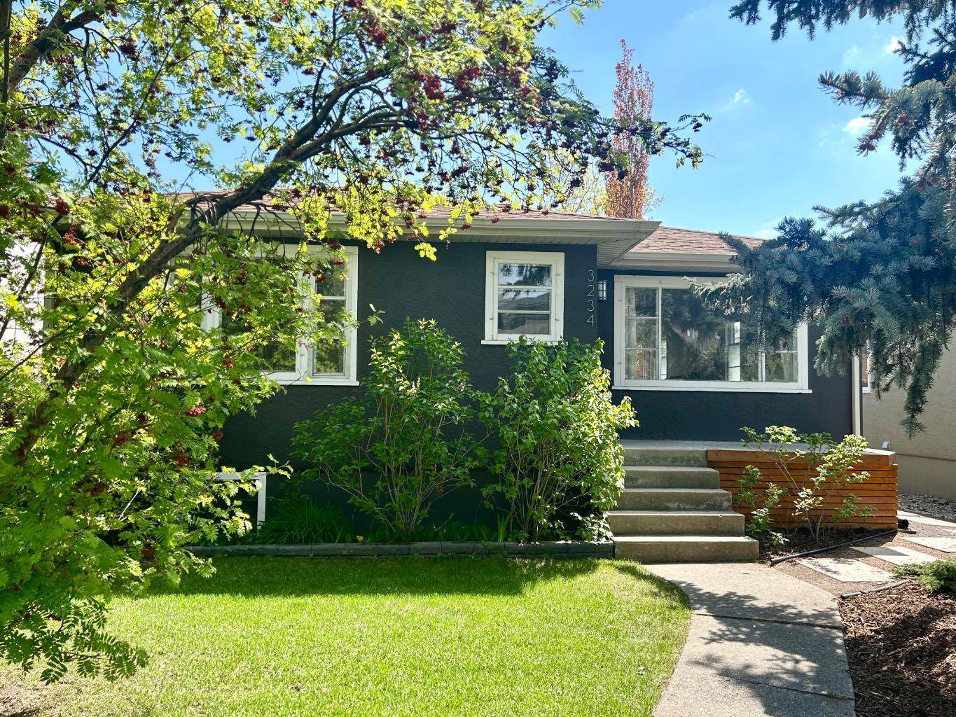 3234 14 ST Southwest, Calgary, AB T2T 3V9