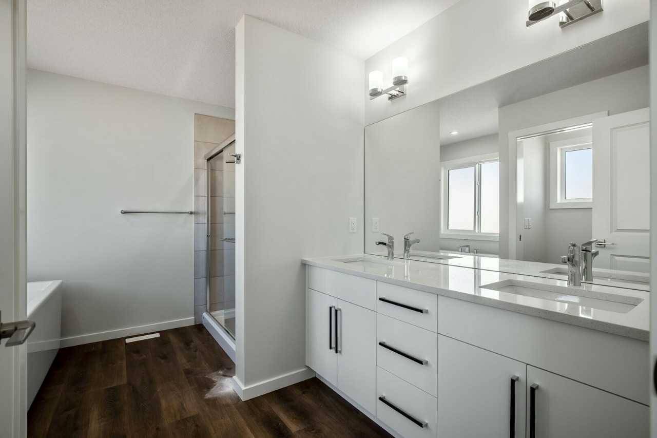 Calgary, AB T3S 0R8,34 Heartwood Villas Southeast