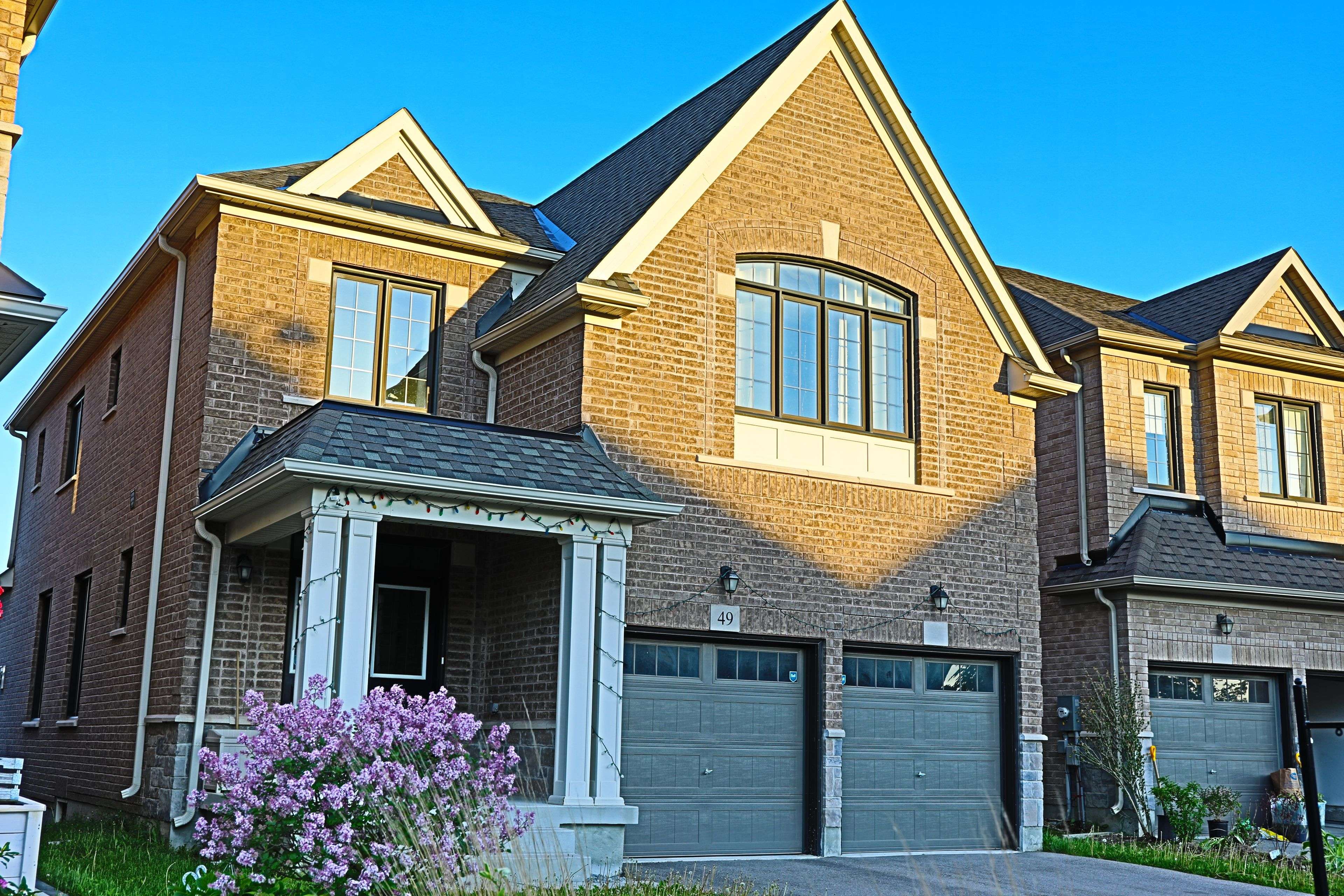49 Pear Blossom WAY, East Gwillimbury, ON L9N 1R8