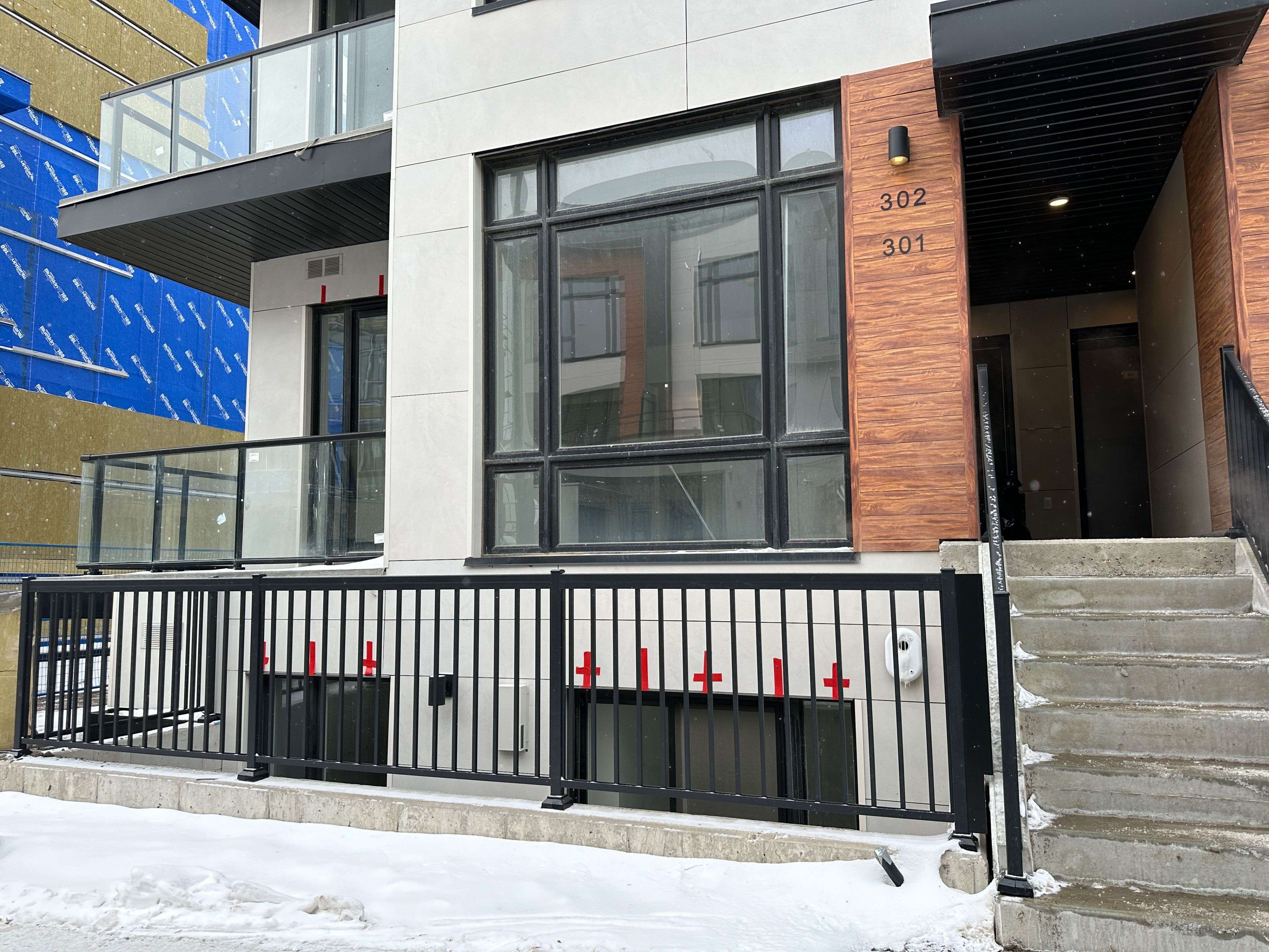 Richmond Hill, ON L4S 0N4,6 Steckley House LN #301