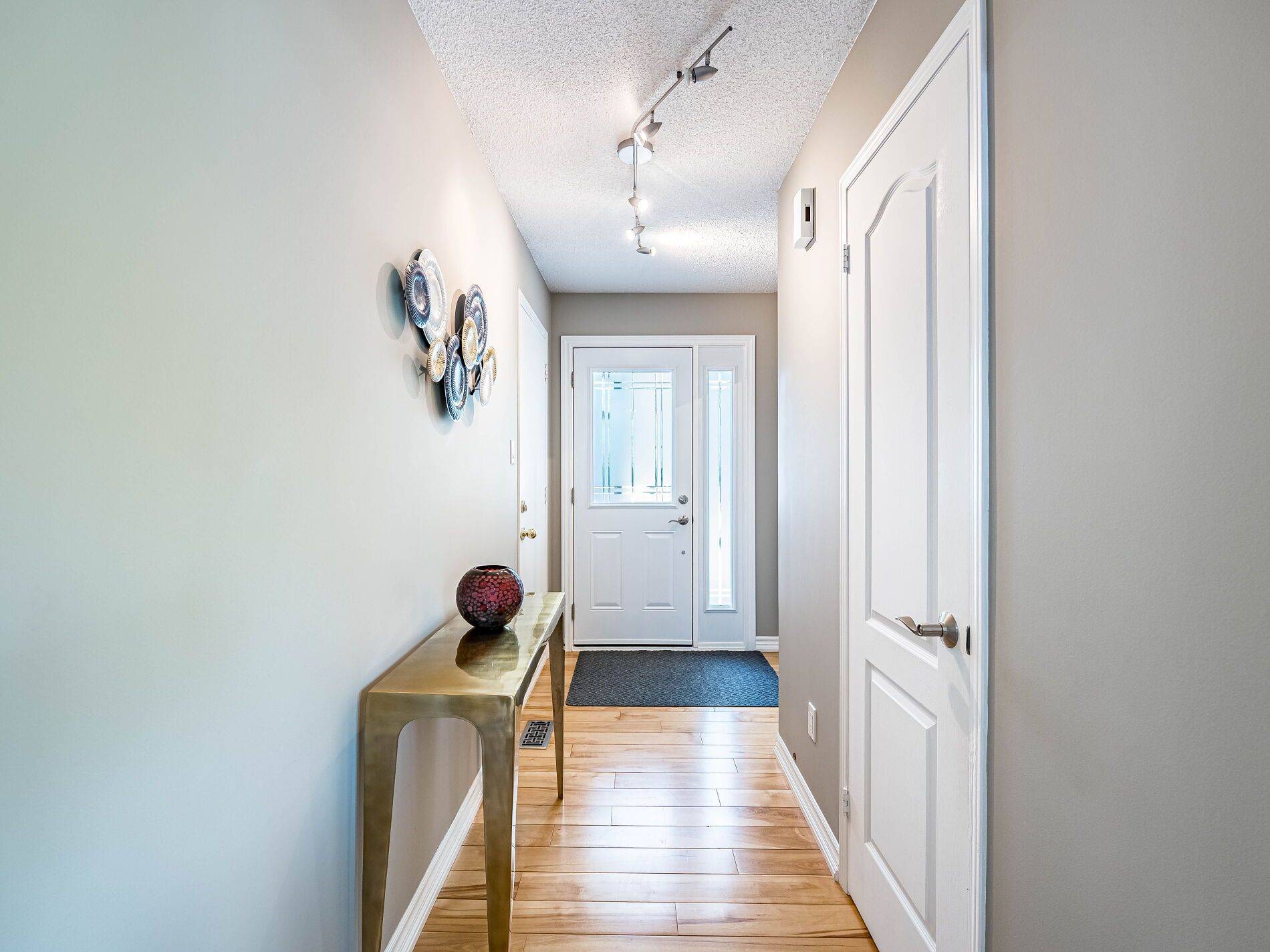 Oakville, ON L6M 3M1,1126 Westview TER S