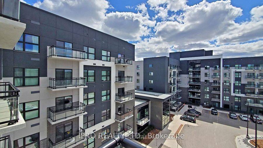 Oakville, ON L6H 0X2,102 Grovewood Common CIR #117