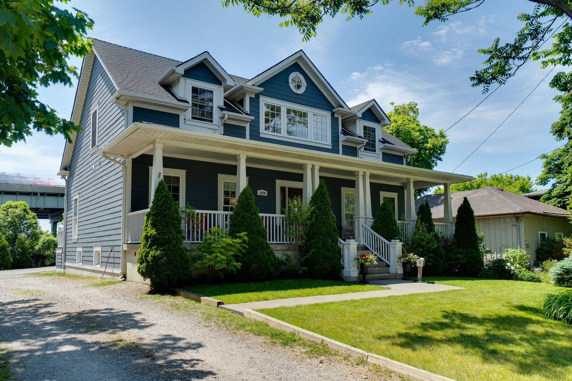 Hamilton, ON L8H 6Z4,1026 Beach BLVD