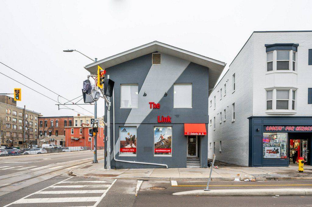 Kitchener, ON N2G 1X5,77 Ontario ST S