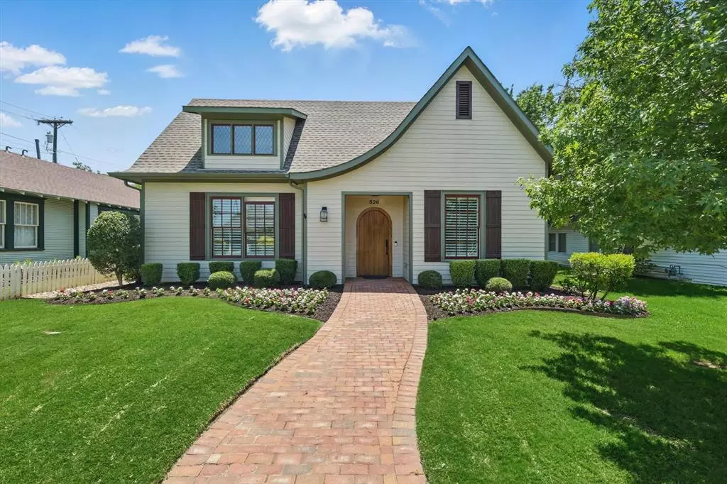 Grapevine, TX 76051,526 E Worth Street